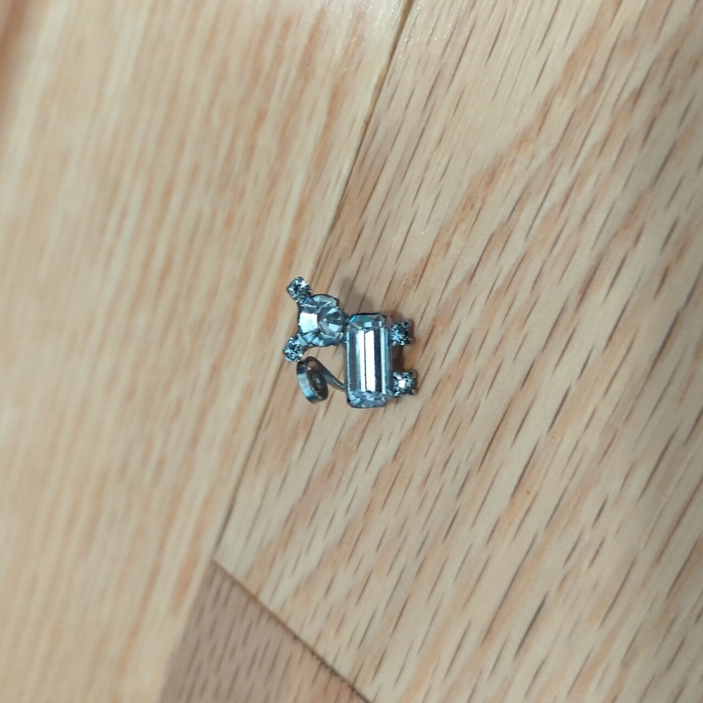 Rhinestone Kitty Cat Pin